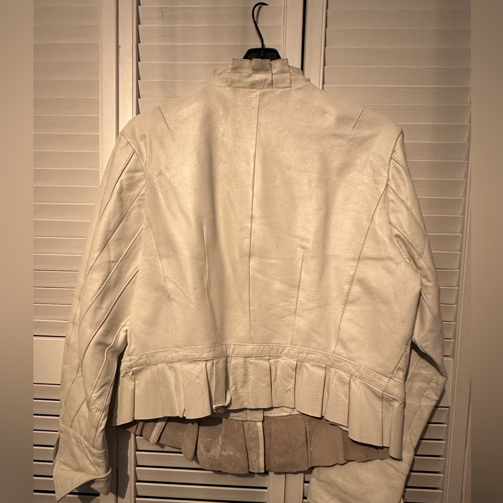 Absolutely Beautiful Solid Winter White Lined Pan… - image 3